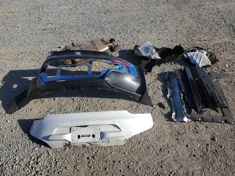 BMW i8 1.5l, снимка 12 - Автомобили и джипове - 53411843