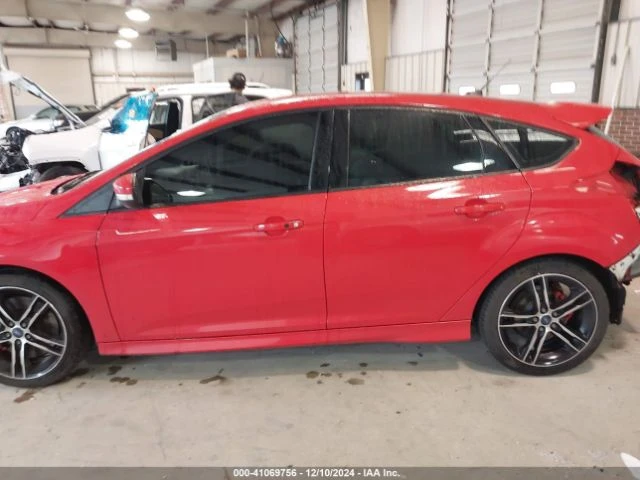 Ford Focus ST, снимка 15 - Автомобили и джипове - 48614913