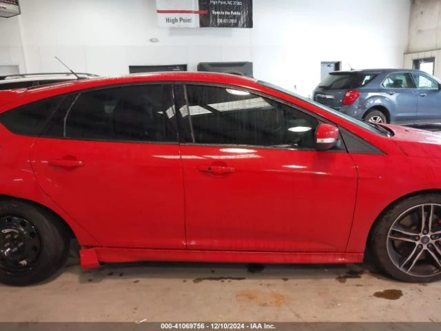 Ford Focus ST, снимка 14 - Автомобили и джипове - 48614913