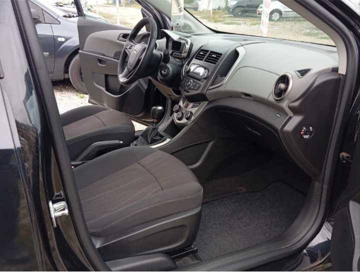 Chevrolet Aveo 1.3-D-EVRO-5-КЛИМАТРОНИК, снимка 13 - Автомобили и джипове - 54741414