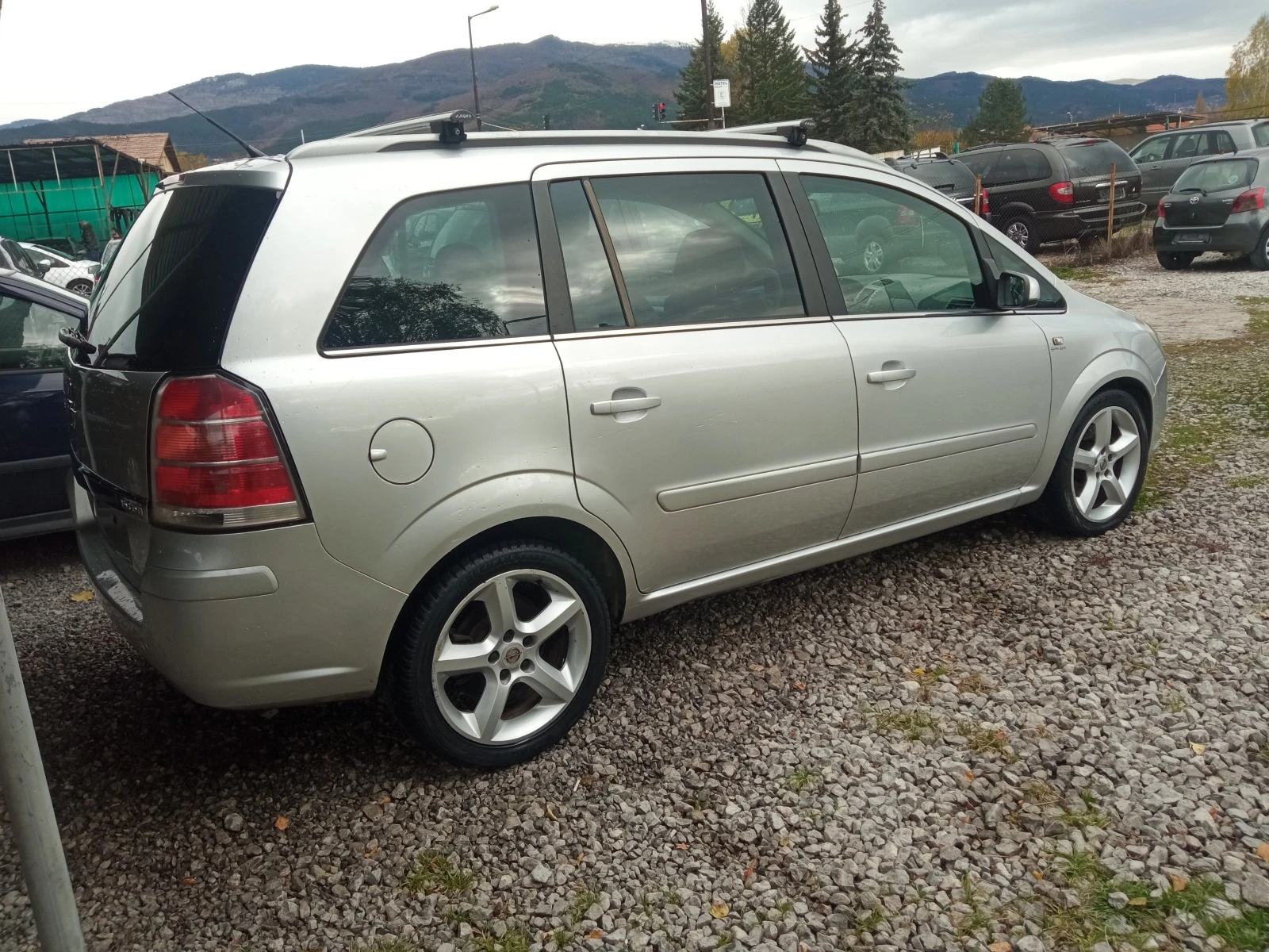 Opel Zafira 1.9jtd/120ks/7mesta - изображение 5