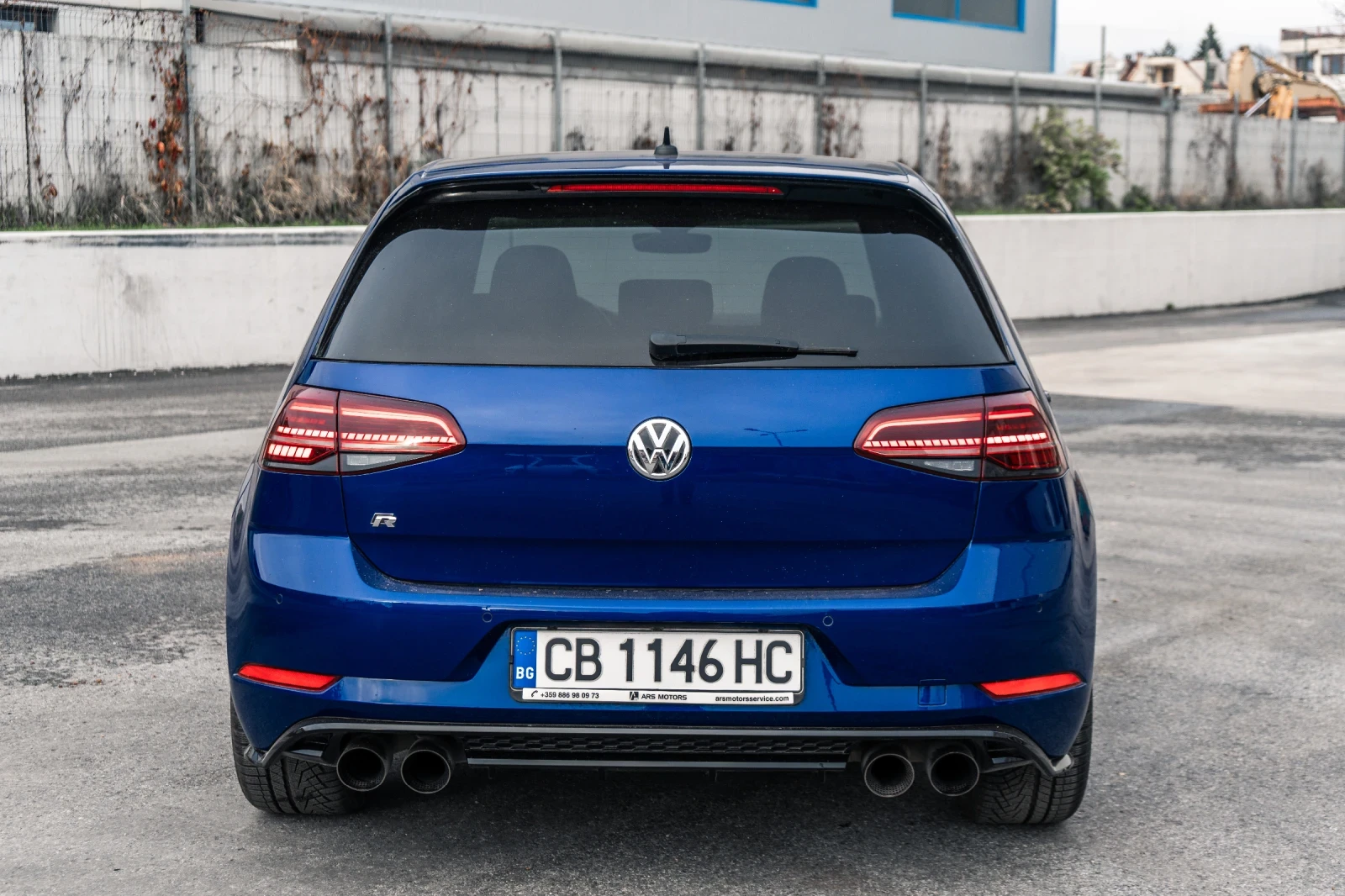 VW Golf R MK7.5 PERFORMANCE PACK AKRAPOVIC От Порше София! - изображение 5
