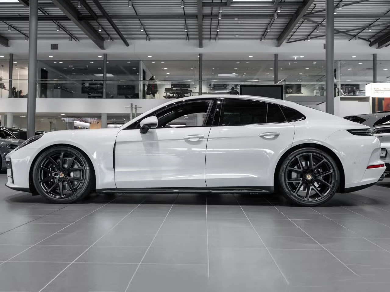 Porsche Panamera GTS* SPORT DESIGN* ПАНО* BOSE* HUD* ГАРАНЦИЯ - изображение 9