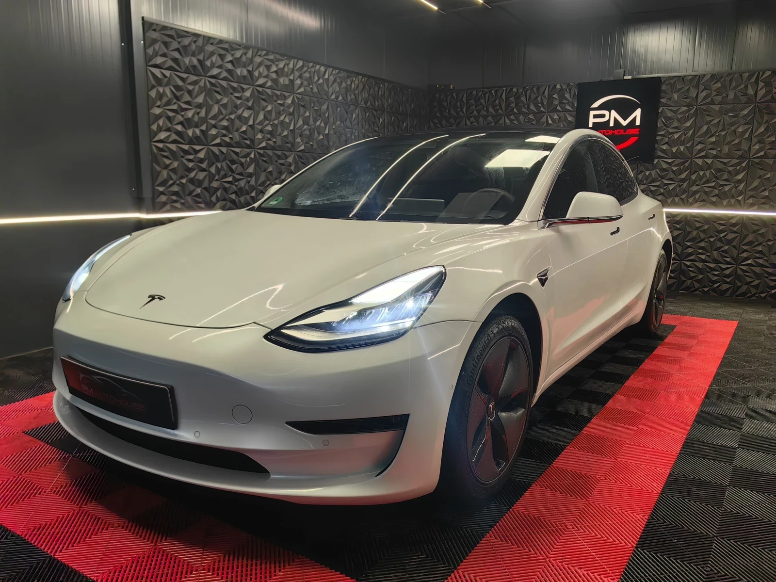 Tesla Model 3 LONG RANGE* DUAL MOTOR* AWD* FULL* ПЕРФЕКТНА*  - изображение 2