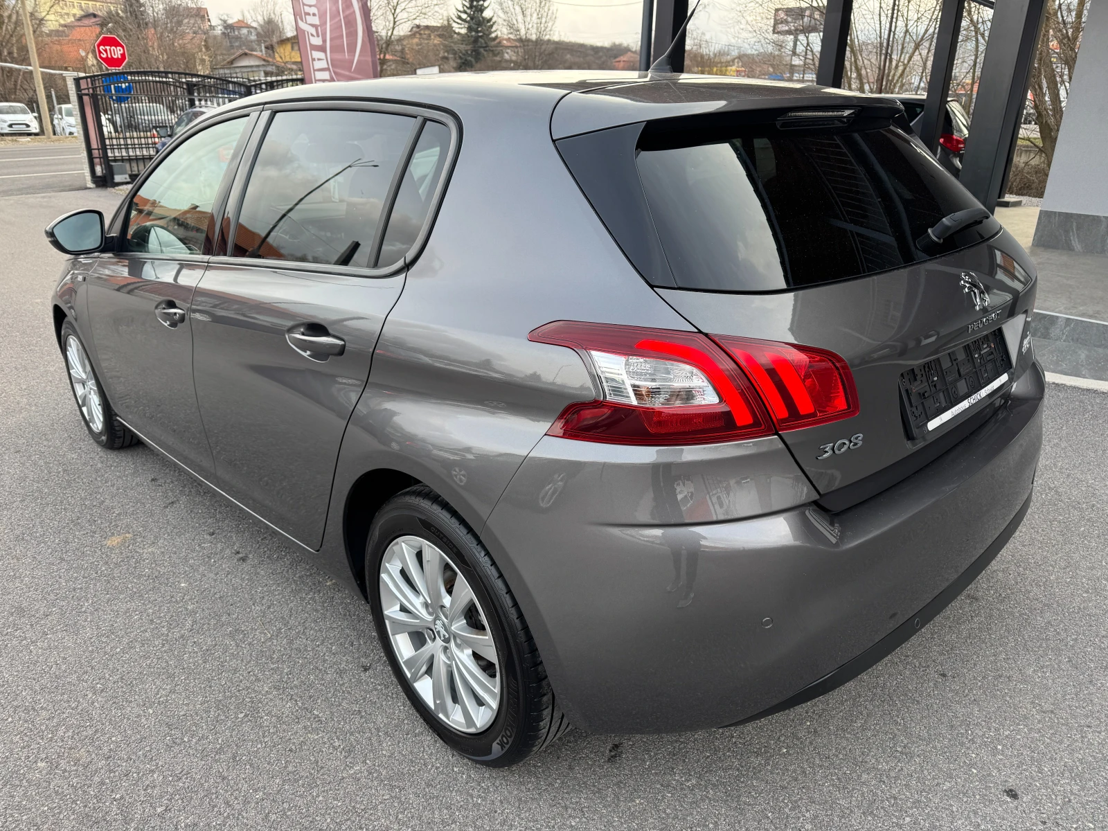 Peugeot 308 1.2I НОВ ВНОС , снимка 6 - Автомобили и джипове - 53895916