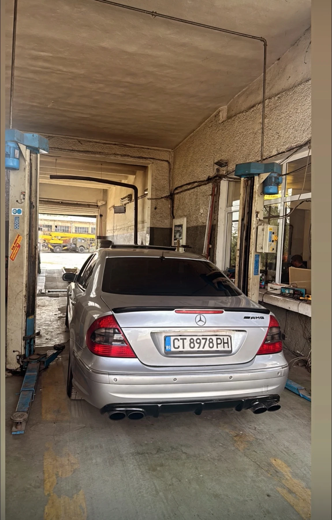 Mercedes-Benz E 320, снимка 5 - Автомобили и джипове - 53929776