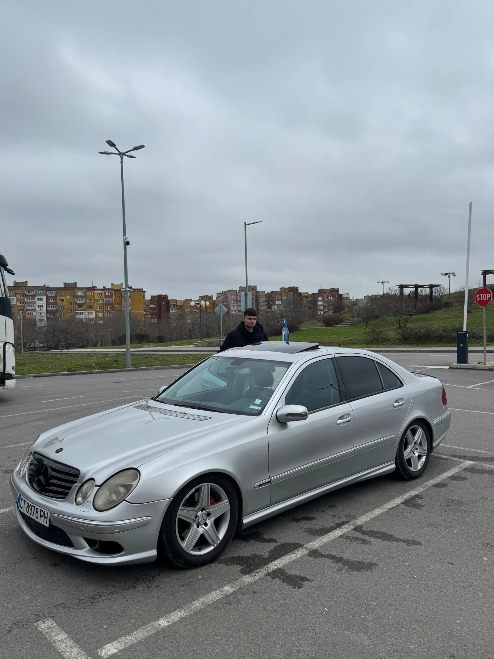 Mercedes-Benz E 320