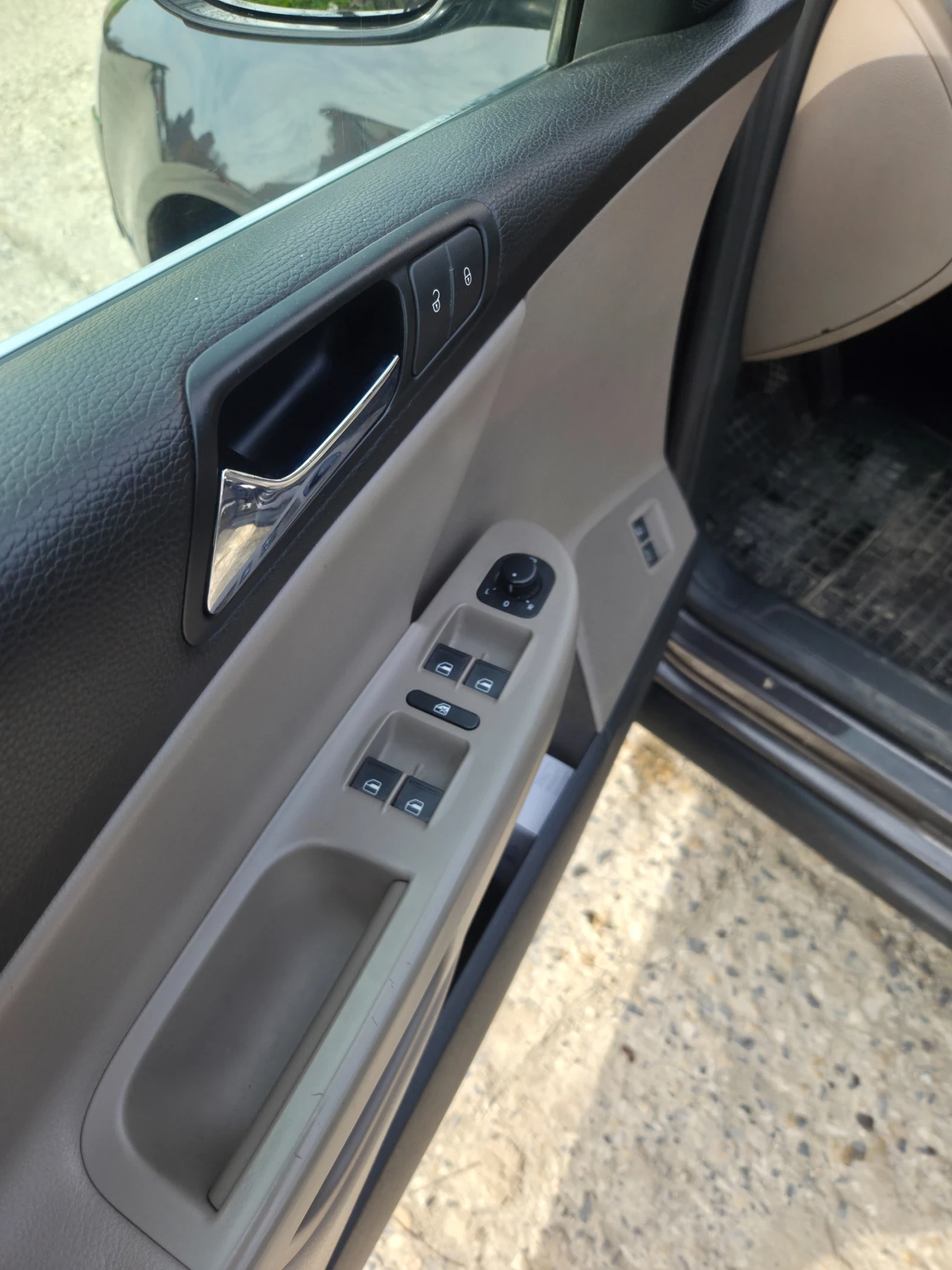VW Passat 2.0 140 к. С, снимка 14 - Автомобили и джипове - 54959782