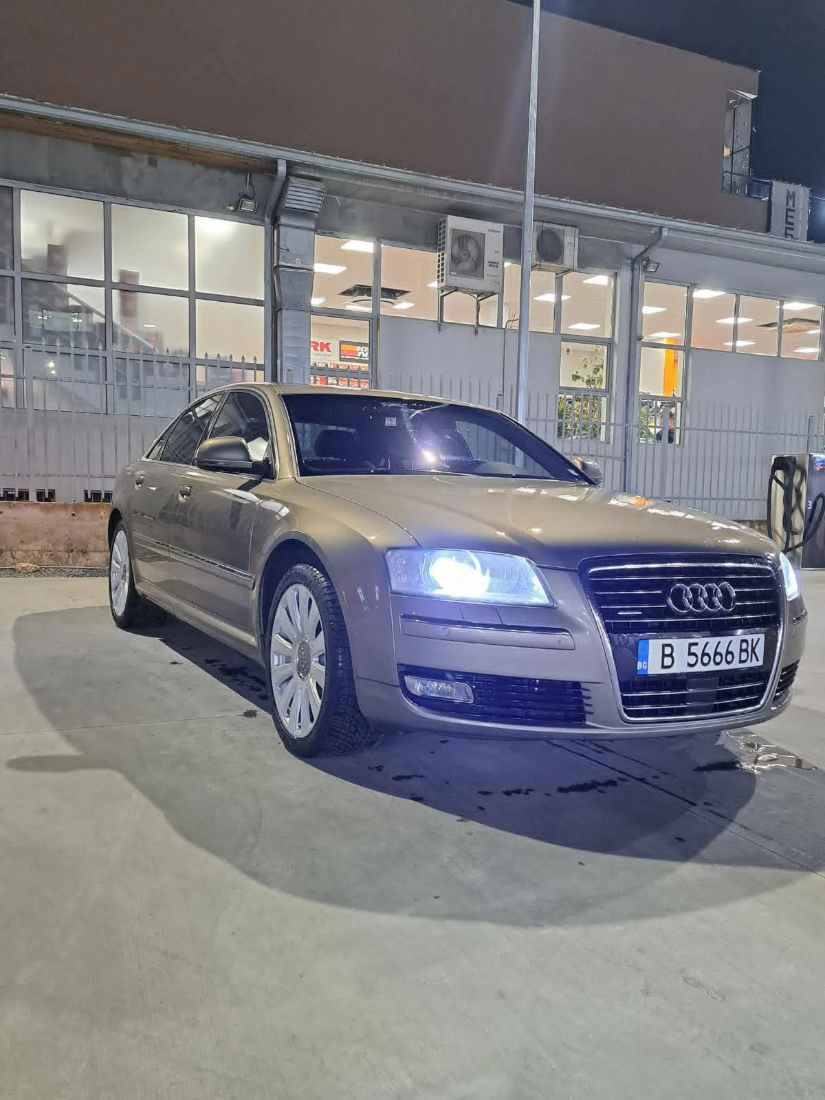 Audi A8, снимка 6 - Автомобили и джипове - 55244456