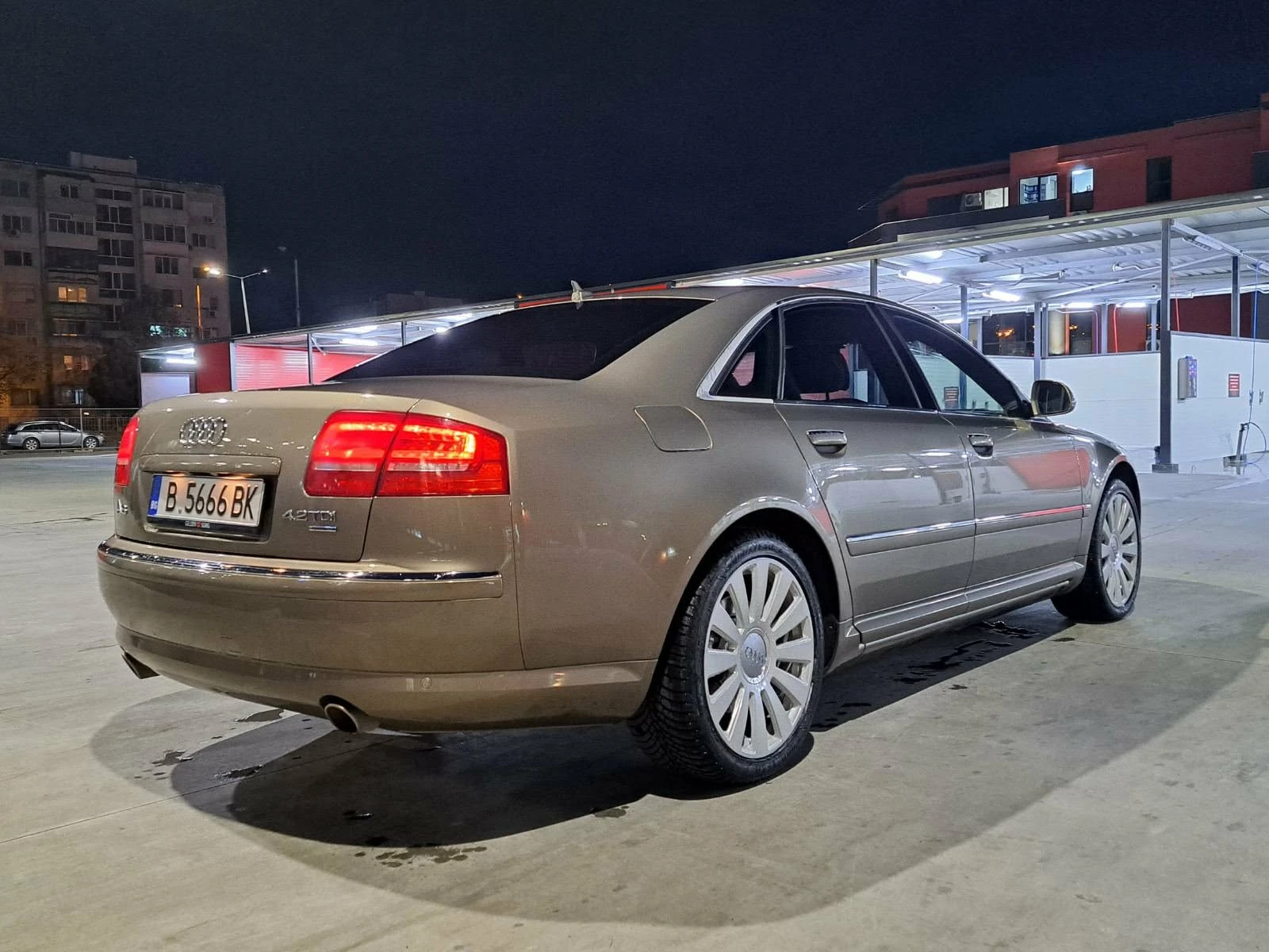 Audi A8, снимка 5 - Автомобили и джипове - 55244456