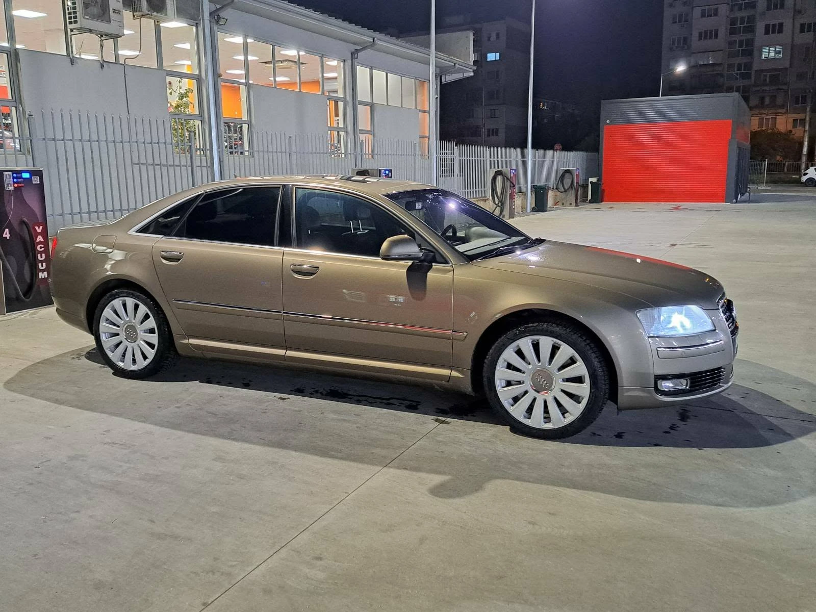 Audi A8, снимка 2 - Автомобили и джипове - 55244456