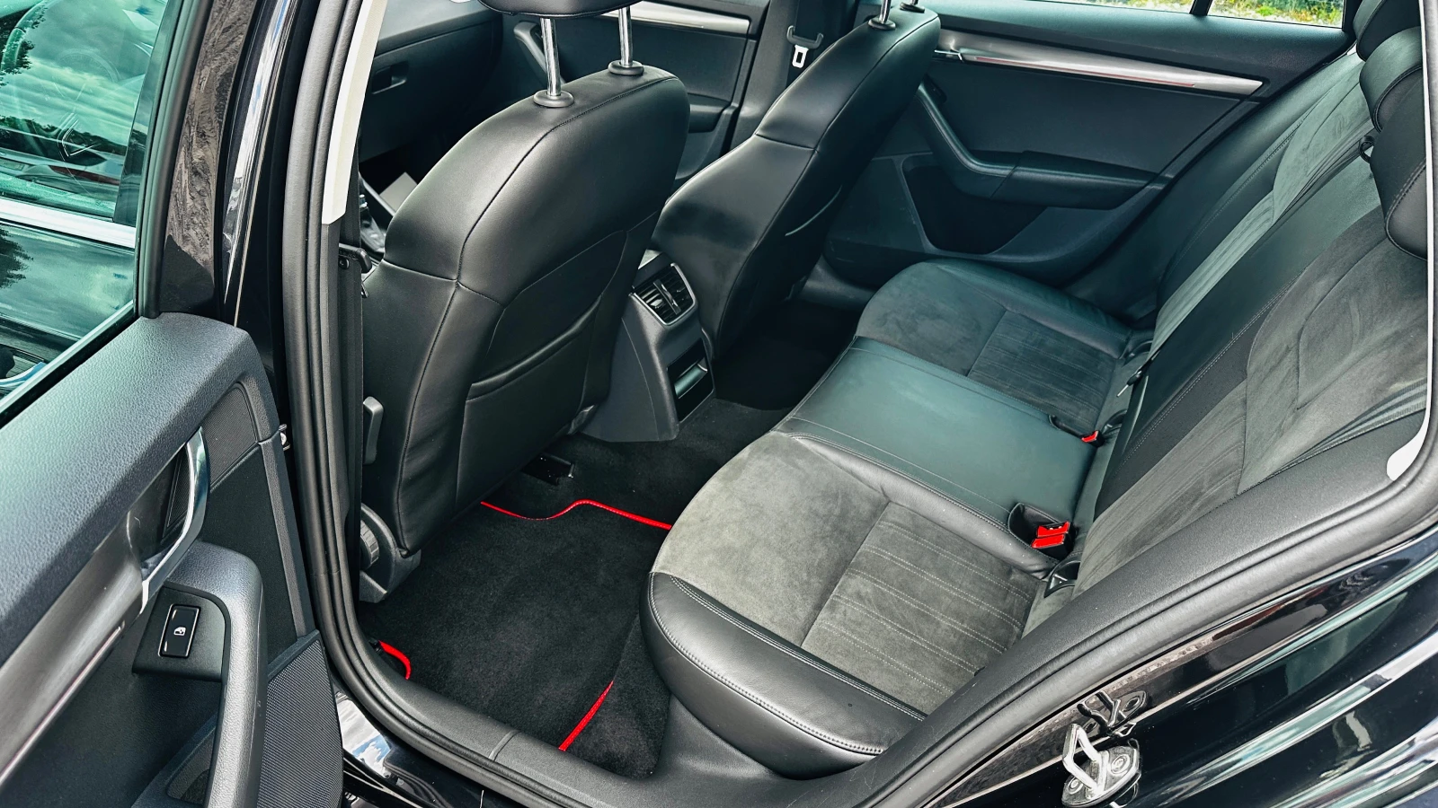 Skoda Octavia 1.5G-tec кейлес нави DSG-Италия, снимка 8 - Автомобили и джипове - 55267034