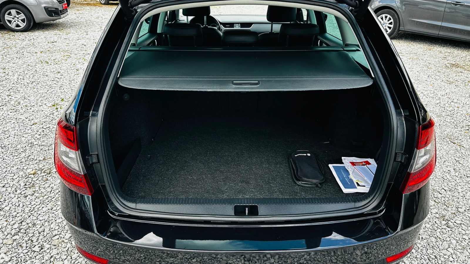 Skoda Octavia 1.5G-tec кейлес нави DSG-Италия, снимка 12 - Автомобили и джипове - 55267034