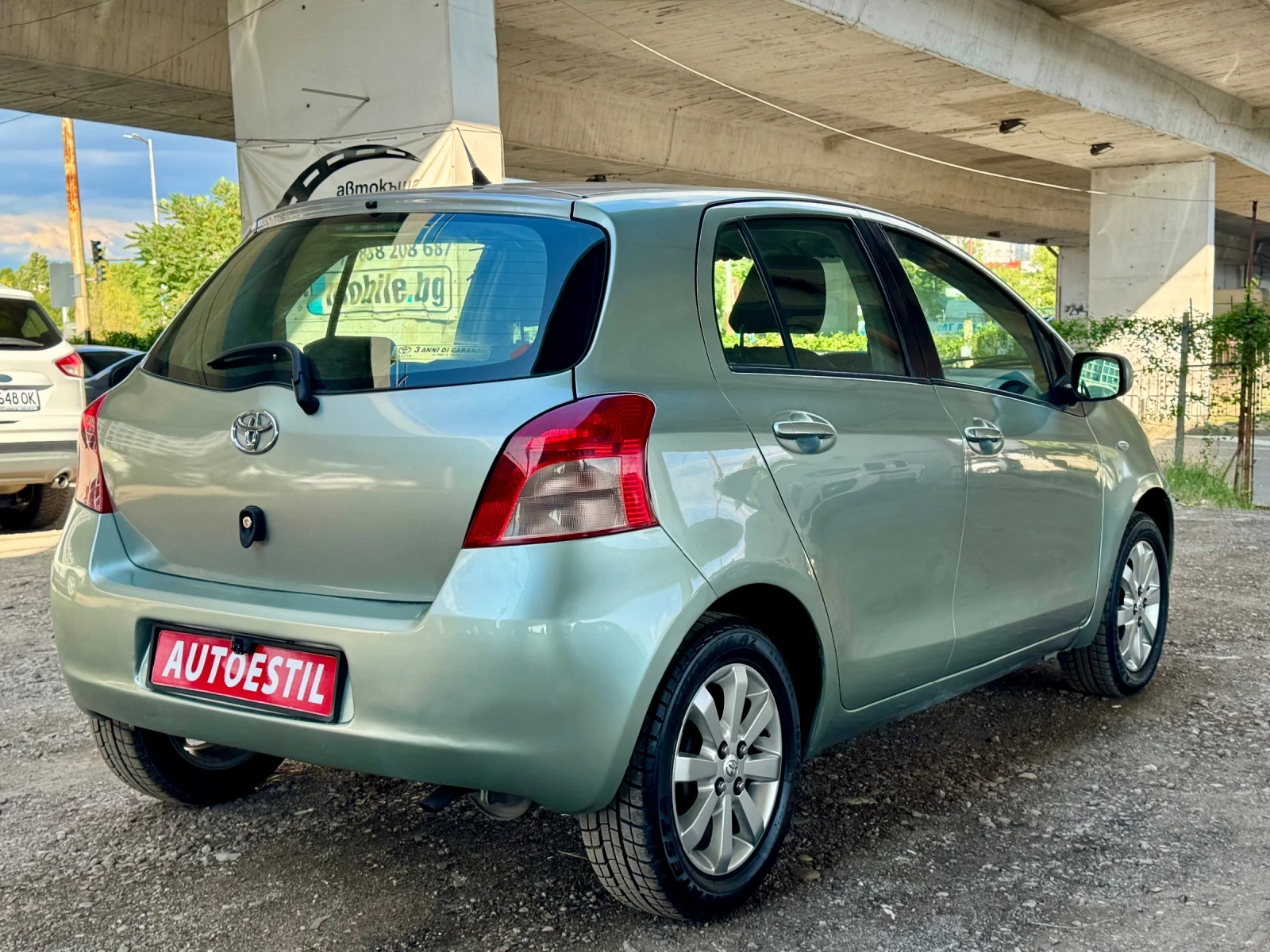 Toyota Yaris 1.0/VVYI, снимка 4 - Автомобили и джипове - 55437655