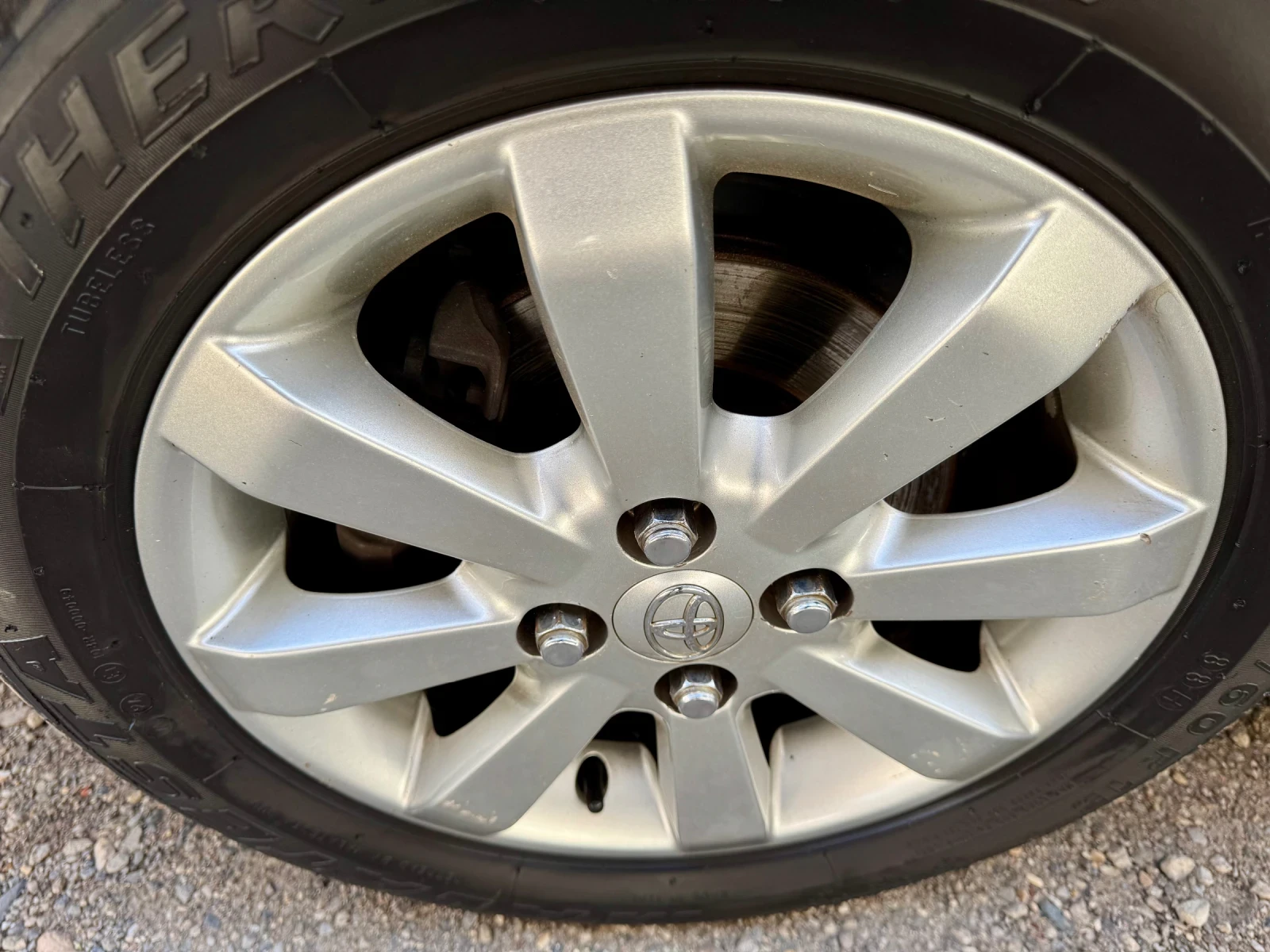 Toyota Yaris 1.0/VVYI, снимка 14 - Автомобили и джипове - 55437655
