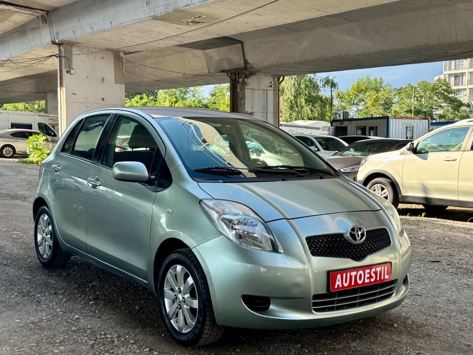 Toyota Yaris 1.0/VVYI, снимка 3 - Автомобили и джипове - 55437655