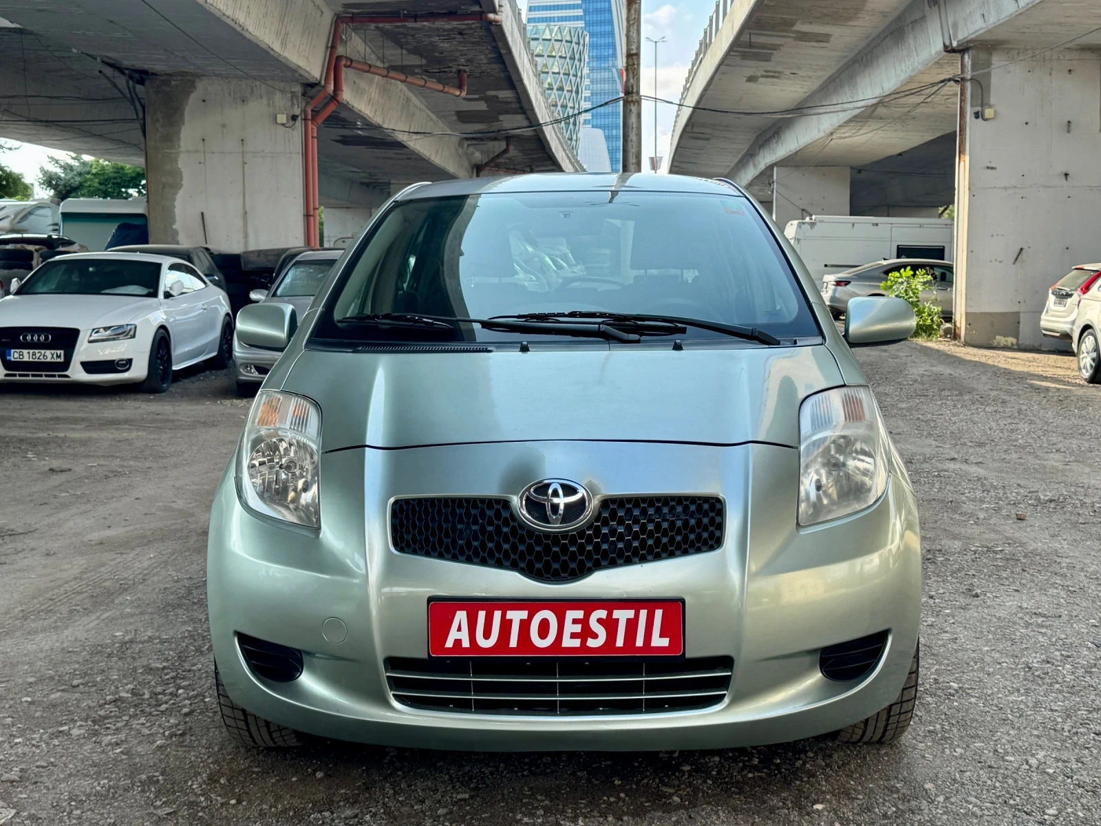 Toyota Yaris 1.0/VVYI, снимка 2 - Автомобили и джипове - 55437655