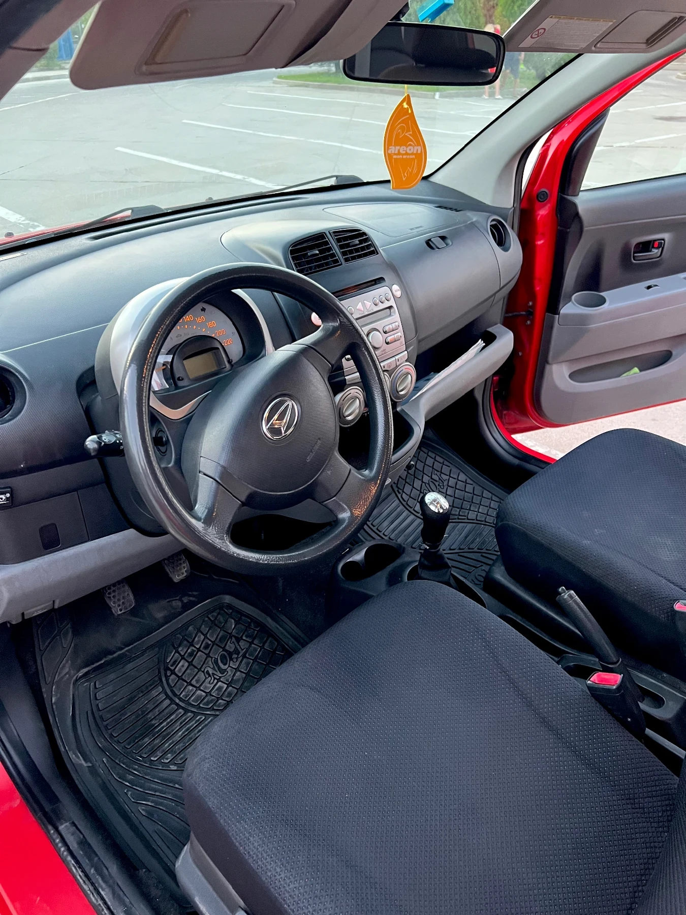 Daihatsu Sirion, снимка 10 - Автомобили и джипове - 55602960