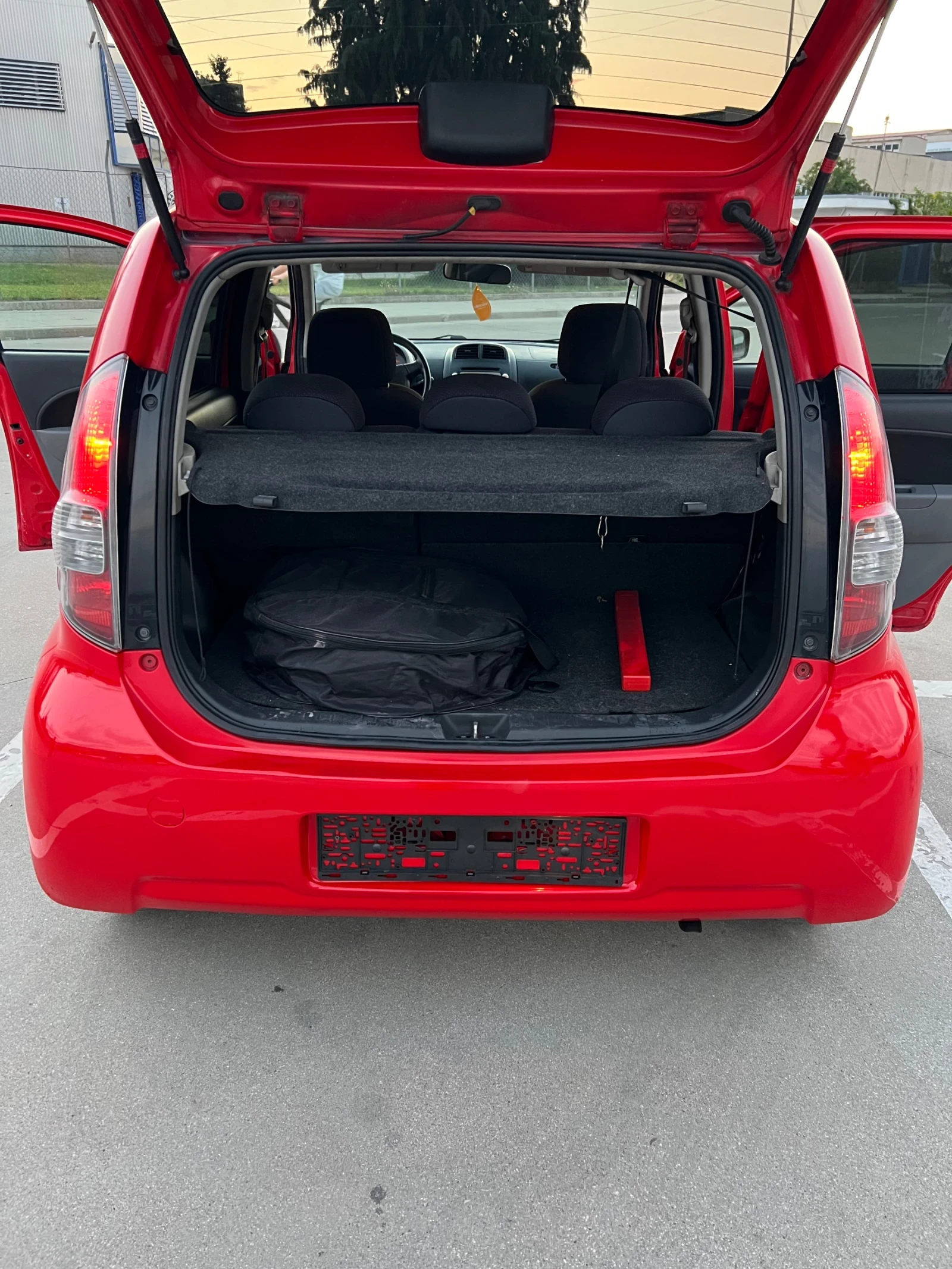 Daihatsu Sirion, снимка 8 - Автомобили и джипове - 55602960