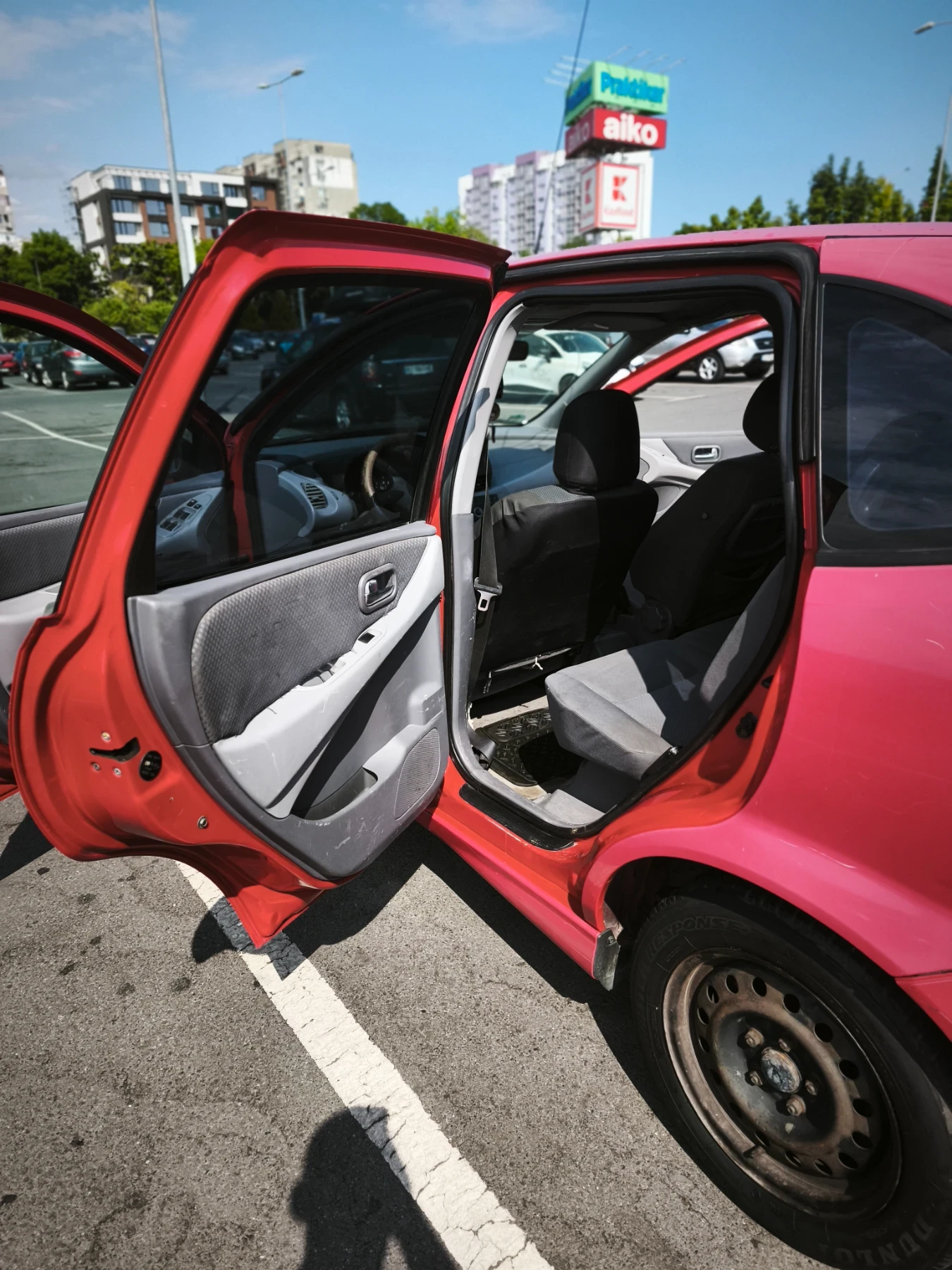 Nissan Almera tino, снимка 11 - Автомобили и джипове - 55675915