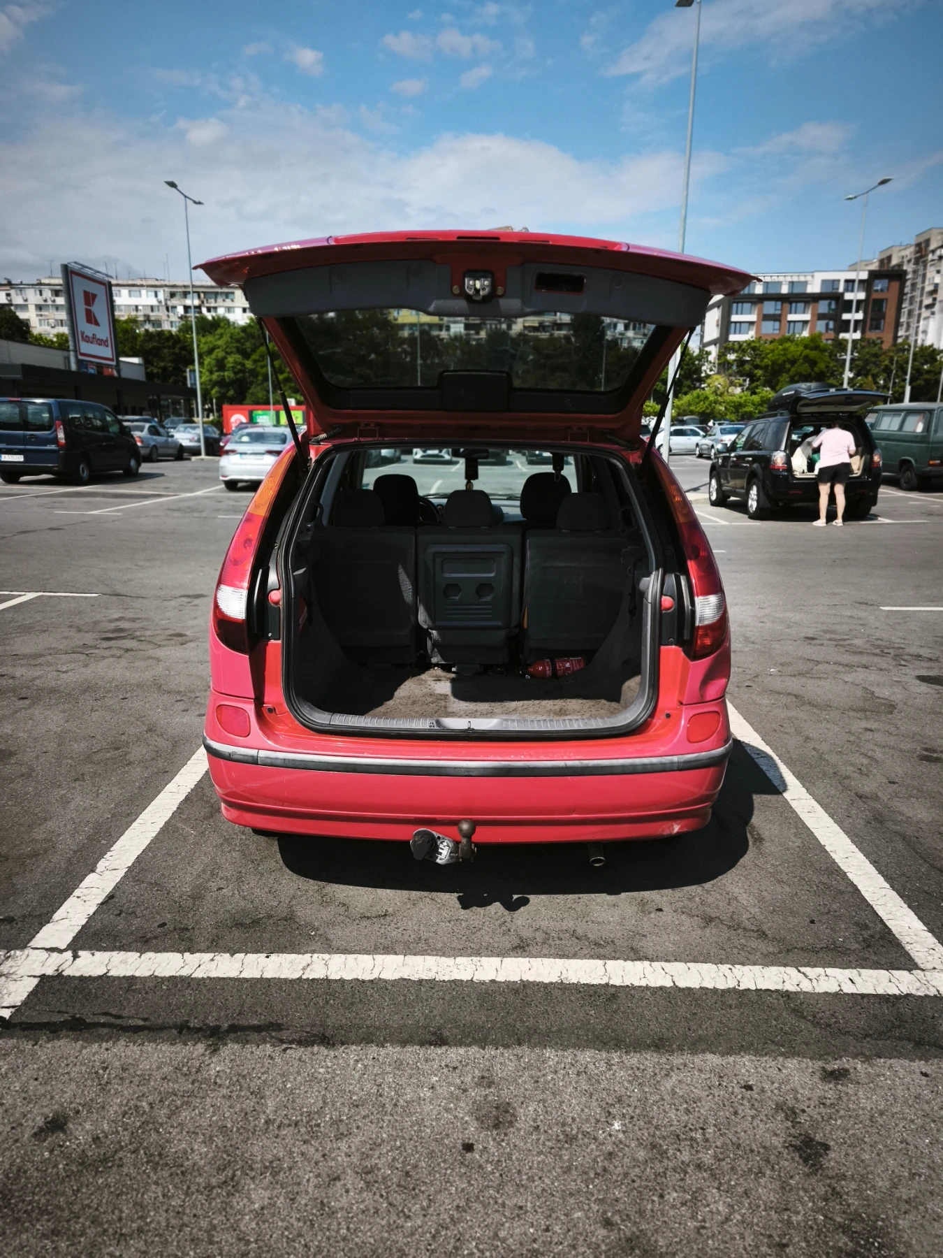 Nissan Almera tino, снимка 8 - Автомобили и джипове - 55675915