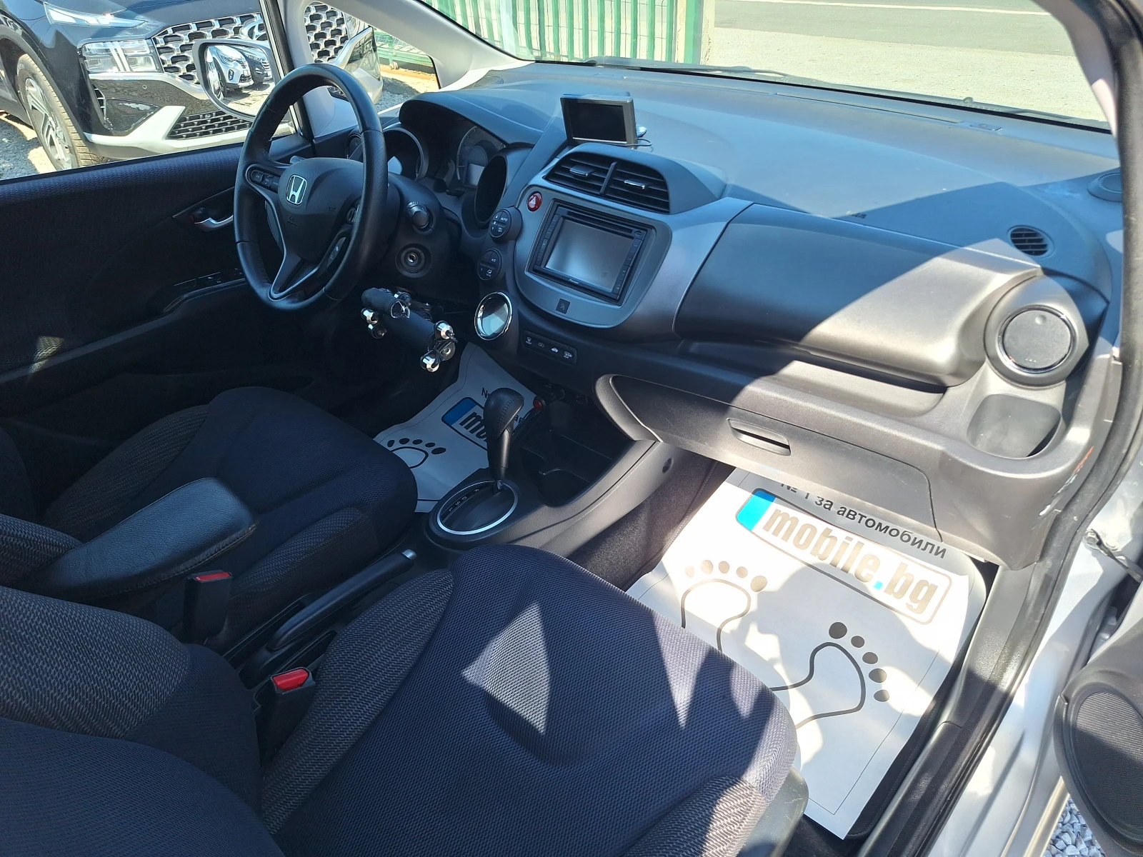 Honda Jazz 1.3 i-vtec 99 Ks Avtomat za Invalid!, снимка 12 - Автомобили и джипове - 56129576