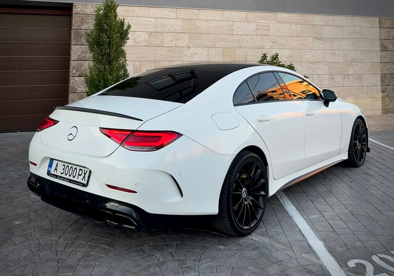 Mercedes-Benz CLS 400 9-G 4Matic AMG Distronic+ Multibeam 129хил.км, снимка 6 - Автомобили и джипове - 56250500