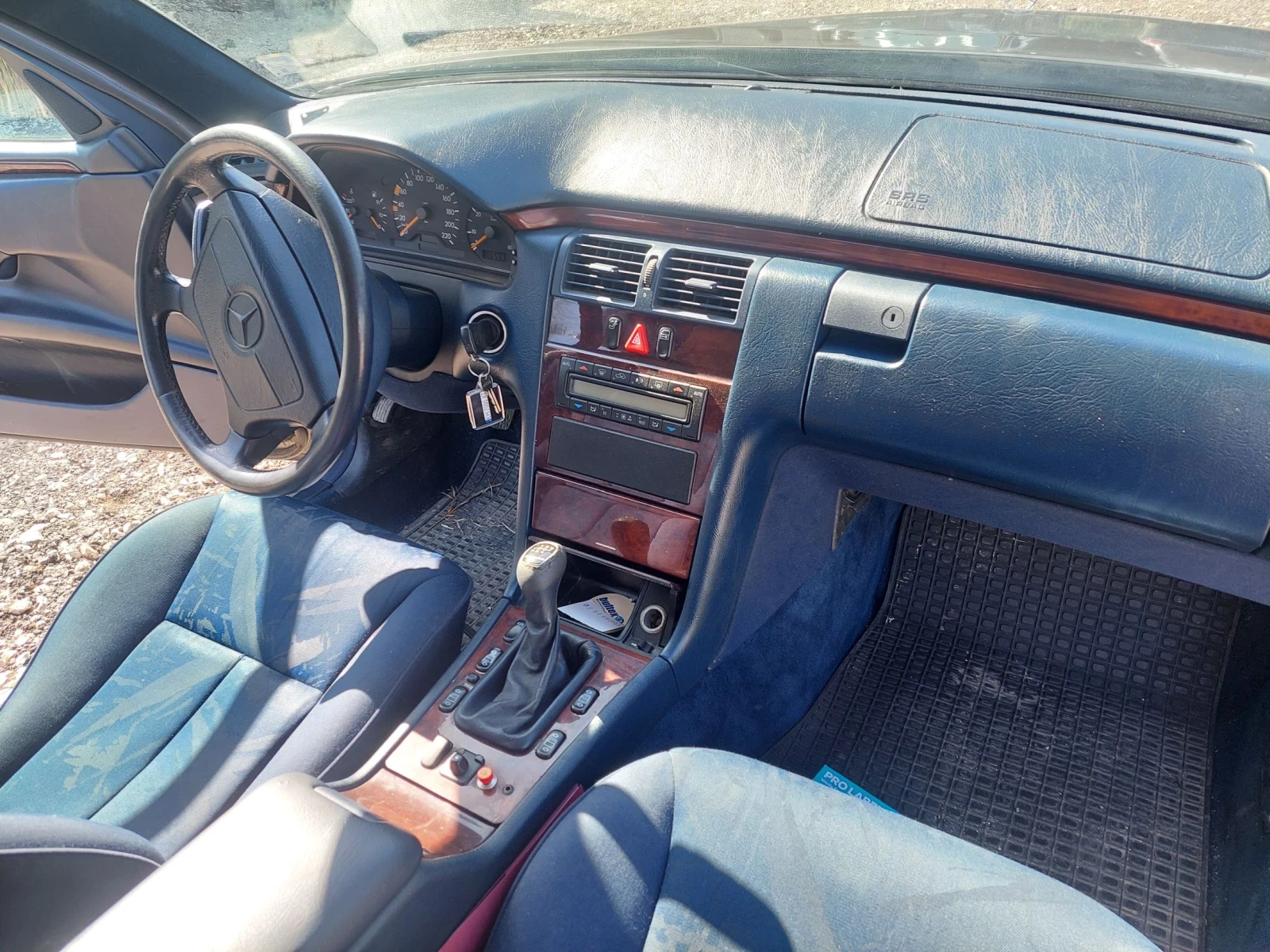 Mercedes-Benz E 250, снимка 6 - Автомобили и джипове - 56569614