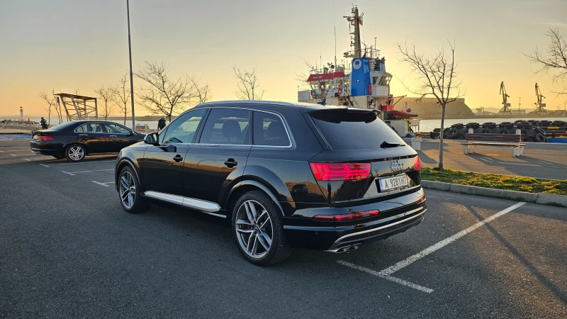 Audi SQ7 SQ7 4.0TDI MatrixLED Pano HeadUp 360 VCockpit, снимка 2 - Автомобили и джипове - 48863973