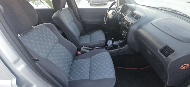 Daihatsu Terios Италия.2006г.4* 4.Климатик.Отлична, снимка 10 - Автомобили и джипове - 51487356