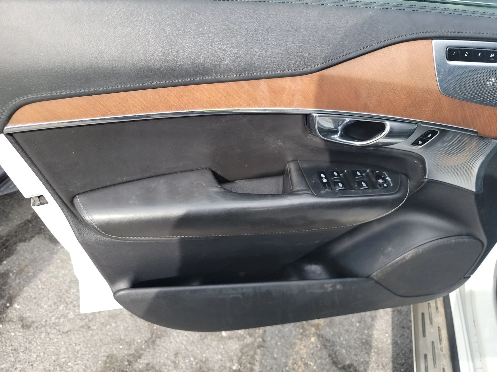 Volvo Xc90 T6 INSCRIPTION/PANO/KEYLESS/NAVI/ПОДГРЕВ/ОБДУХВАНЕ - изображение 8