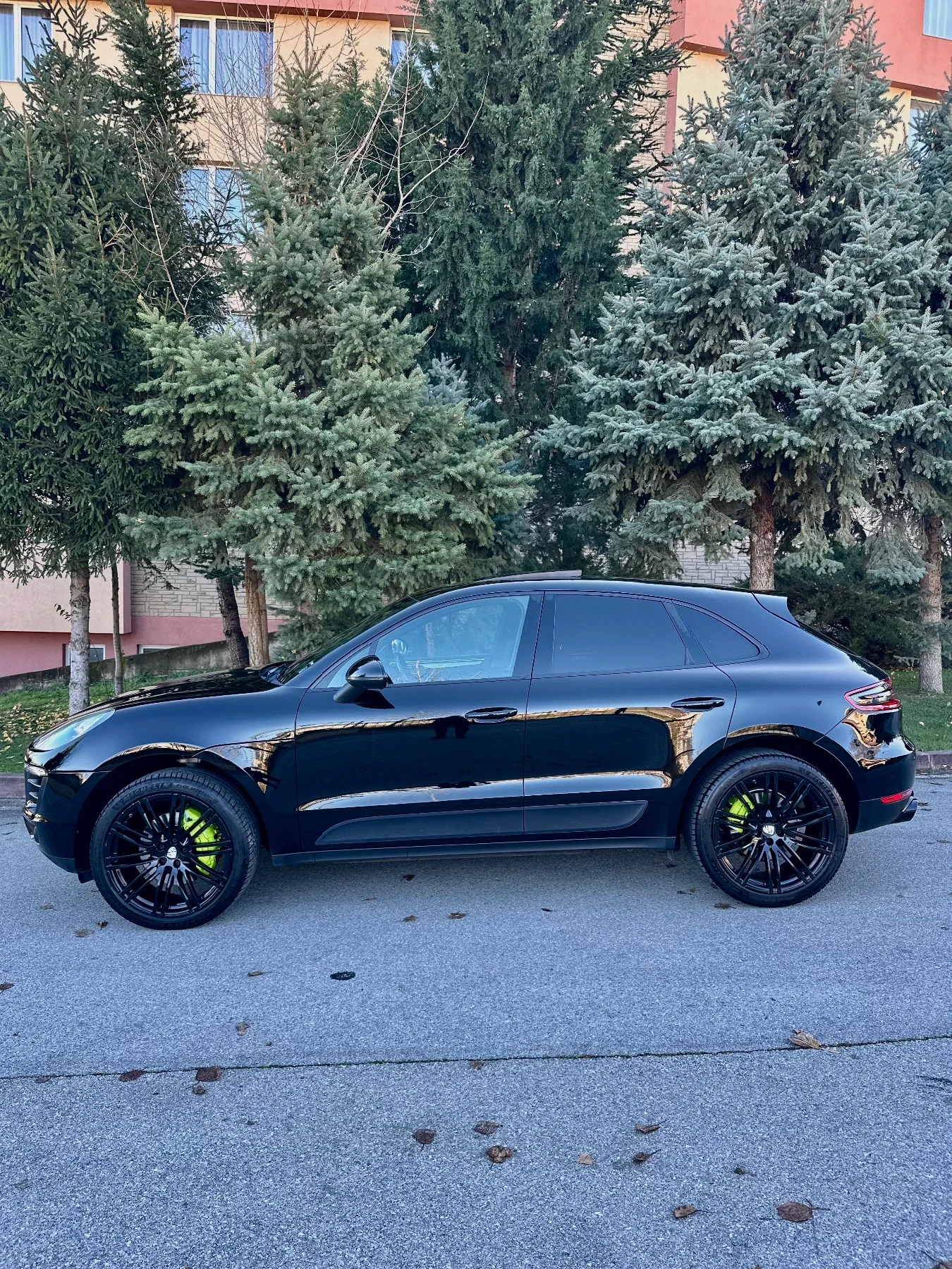 Porsche Macan S/V6/LED* Панорама* Sound* 21* ПЕРФЕКТЕН* Лизинг/ - изображение 3