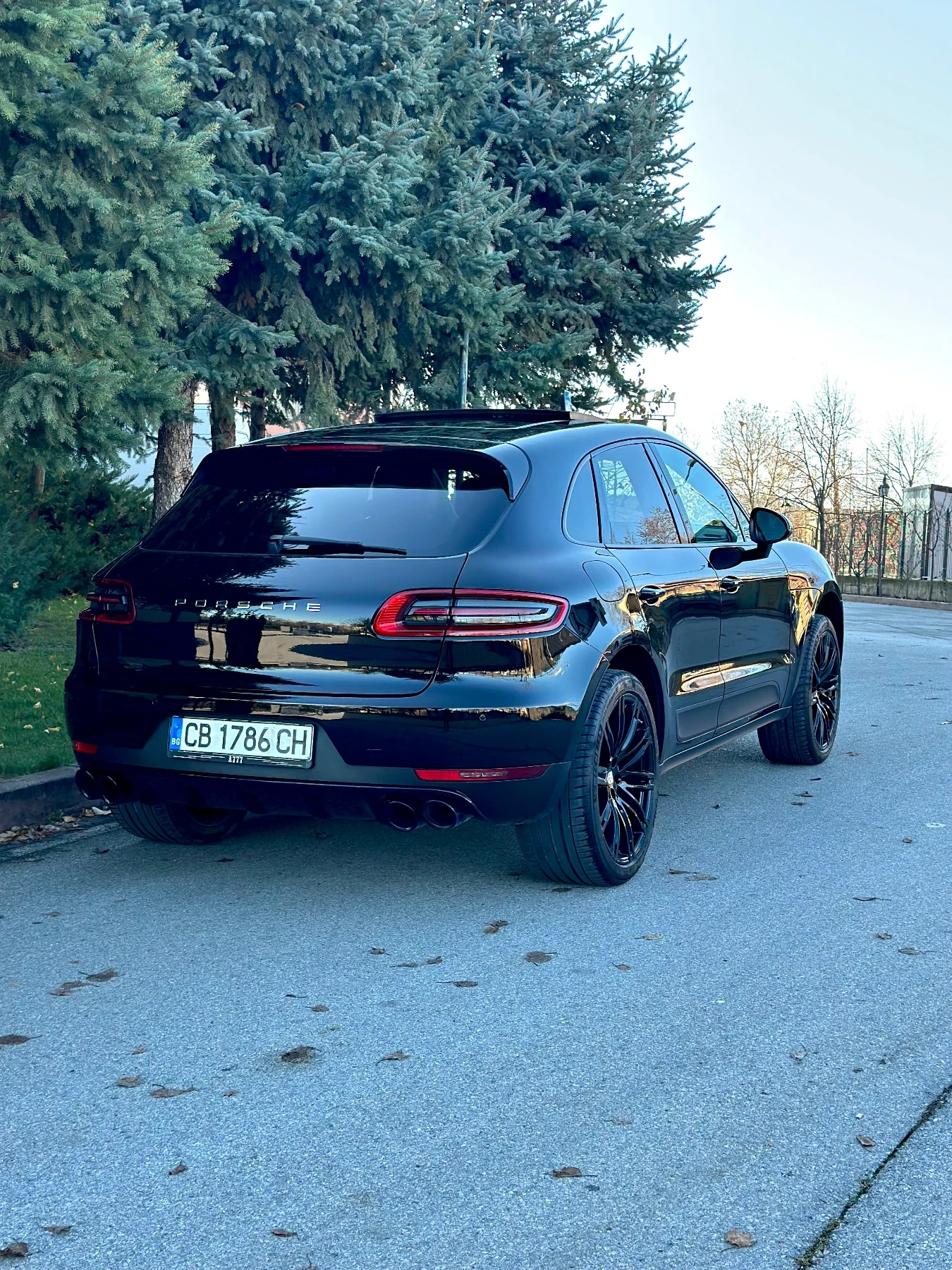 Porsche Macan S/V6/LED* Панорама* Sound* 21* ПЕРФЕКТЕН* Лизинг/ - изображение 6