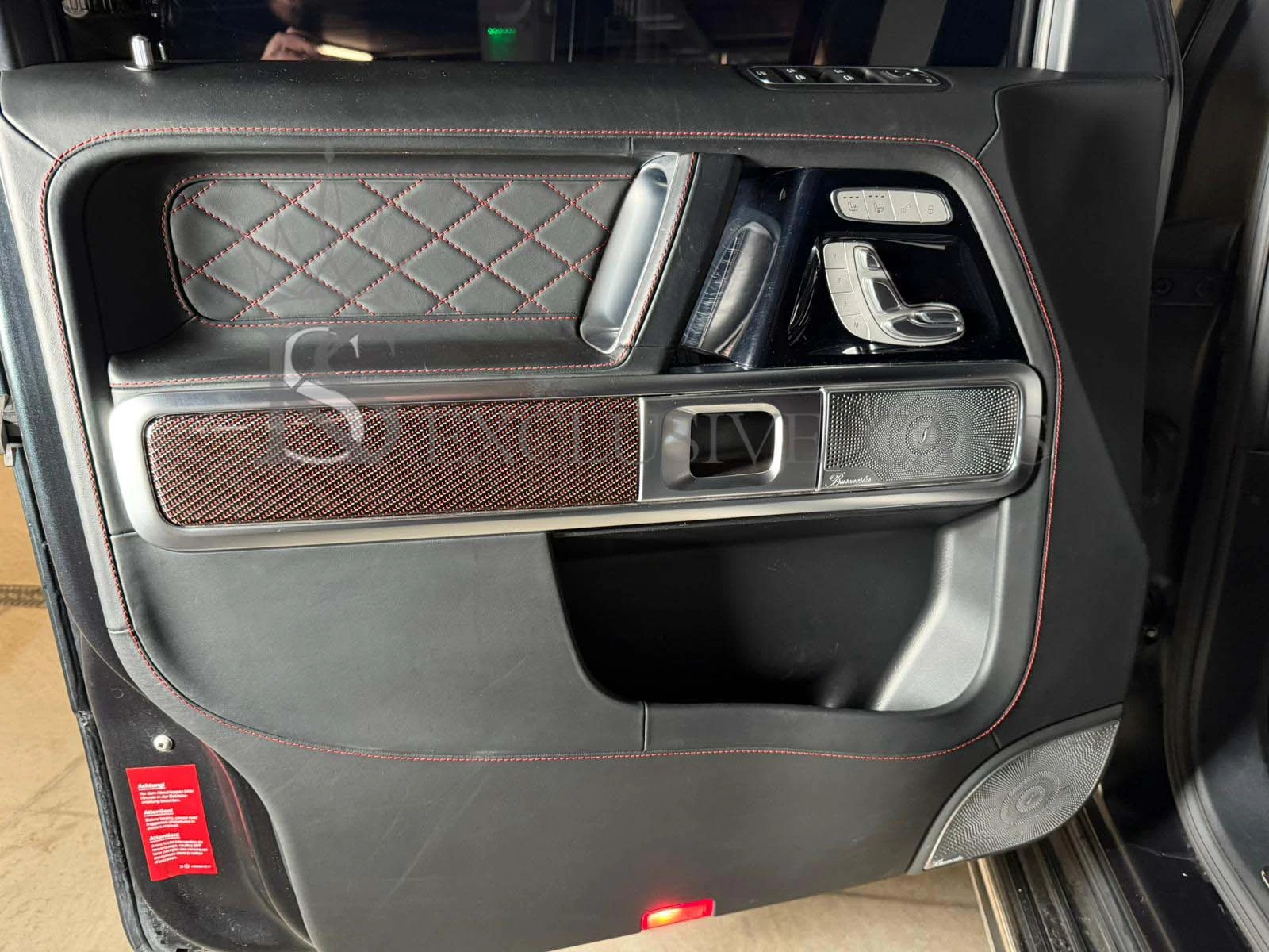 Mercedes-Benz G 63 AMG AKRAPOVIC* BURMESTER* 360* ОБДУХВАНЕ* CARBON* , снимка 8 - Автомобили и джипове - 53766996