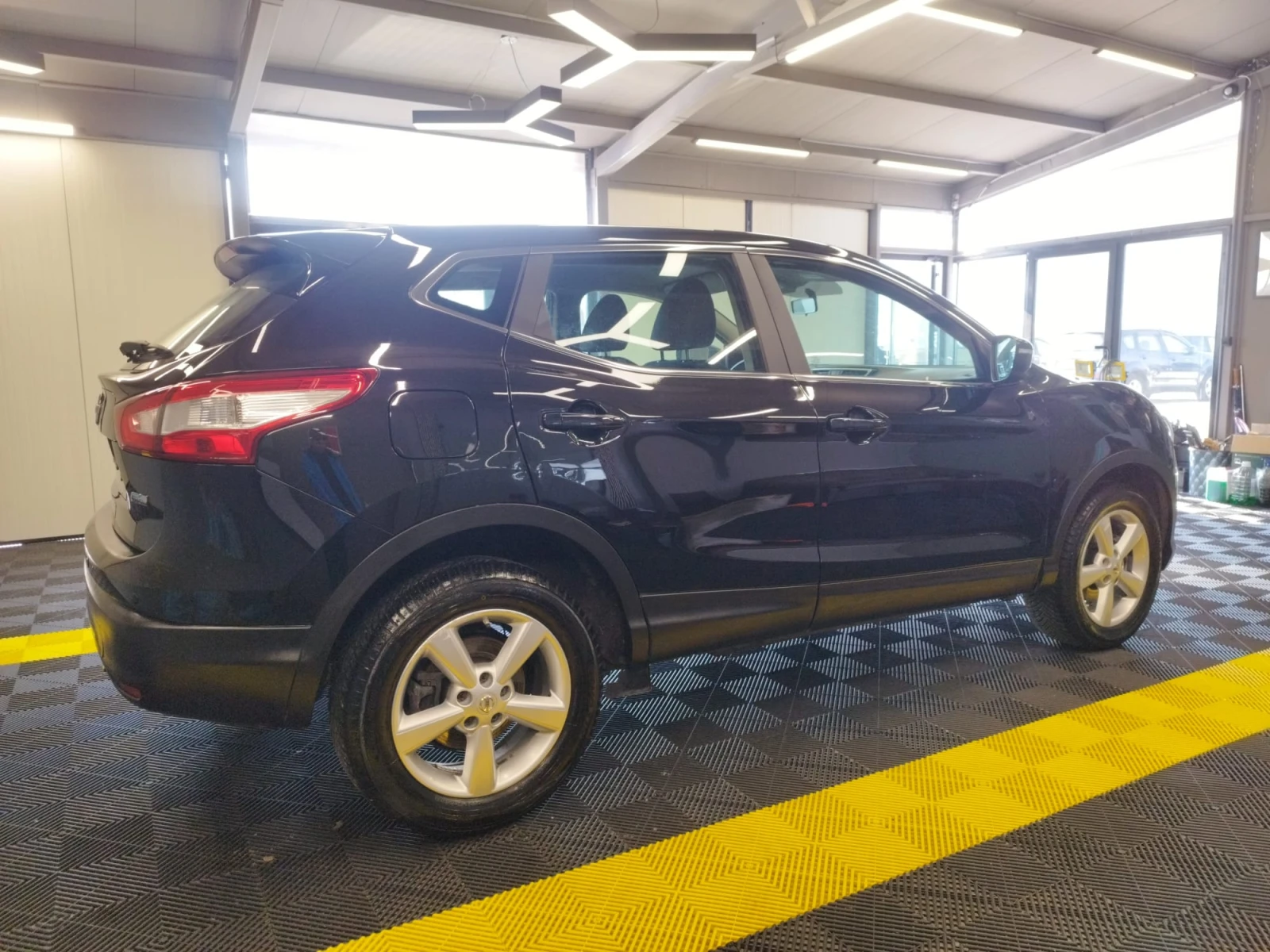 Nissan Qashqai 1.5DCI , снимка 5 - Автомобили и джипове - 53800311