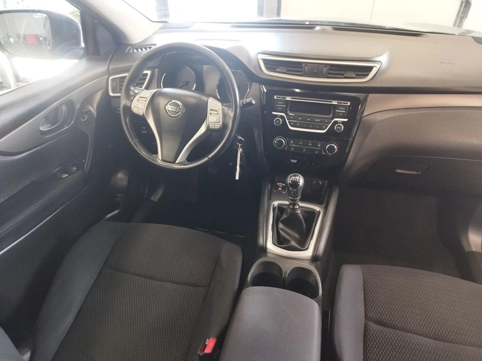 Nissan Qashqai 1.5DCI , снимка 9 - Автомобили и джипове - 53800311