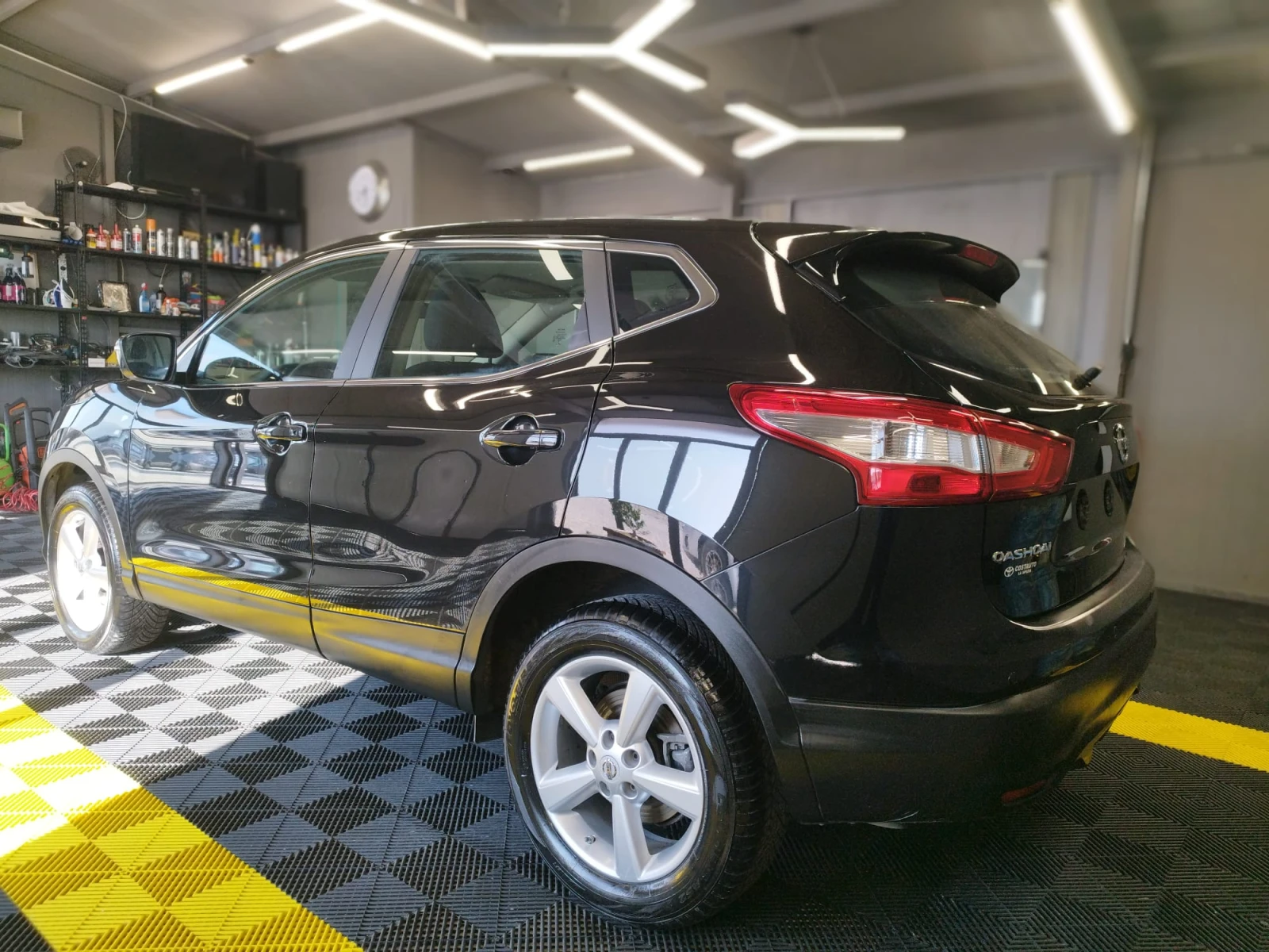 Nissan Qashqai 1.5DCI , снимка 4 - Автомобили и джипове - 53800311