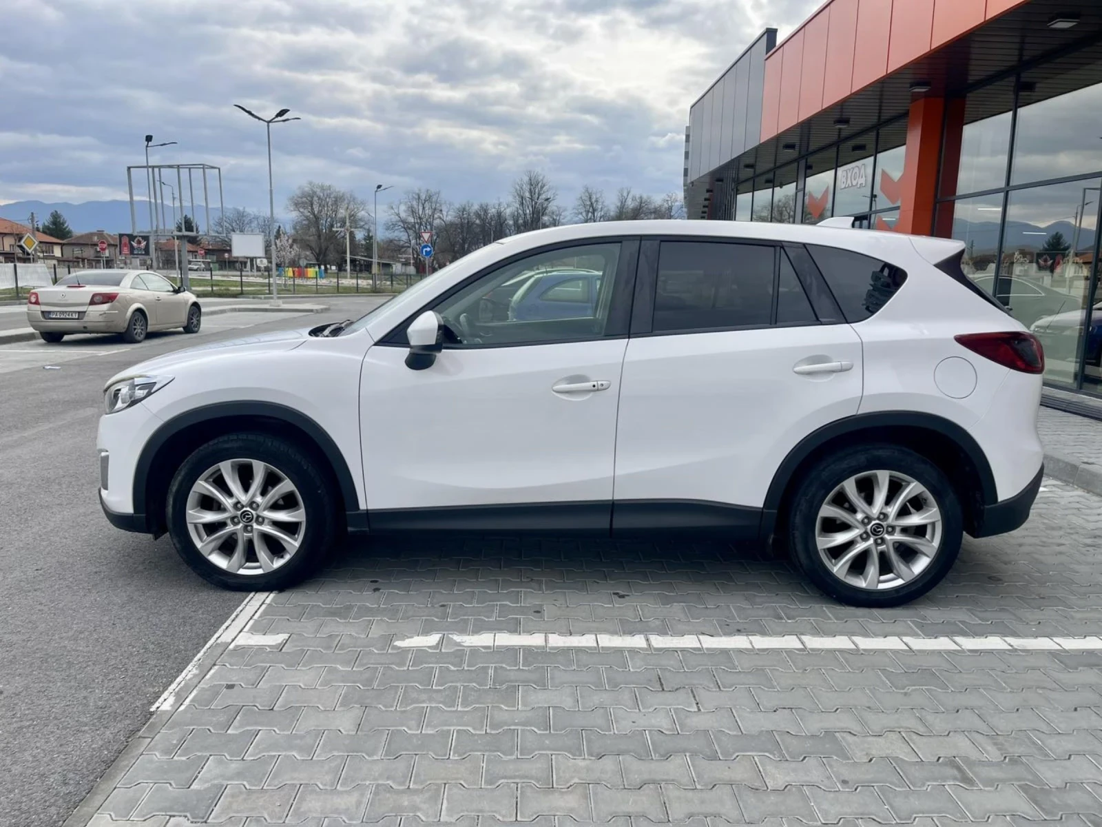 Mazda CX-5 2.2 skyactiv awd TOP!, снимка 4 - Автомобили и джипове - 53913524