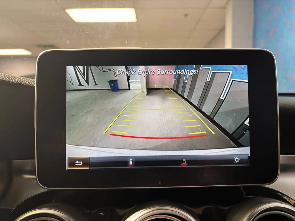 Mercedes-Benz GLC 300 ПАНОРАМА* КАМЕРА* ПОДГРЕВ* КОЖА* , снимка 11 - Автомобили и джипове - 54151247