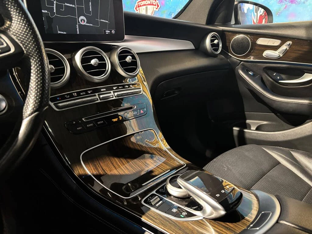 Mercedes-Benz GLC 300 ПАНОРАМА* КАМЕРА* ПОДГРЕВ* КОЖА* , снимка 6 - Автомобили и джипове - 54151247