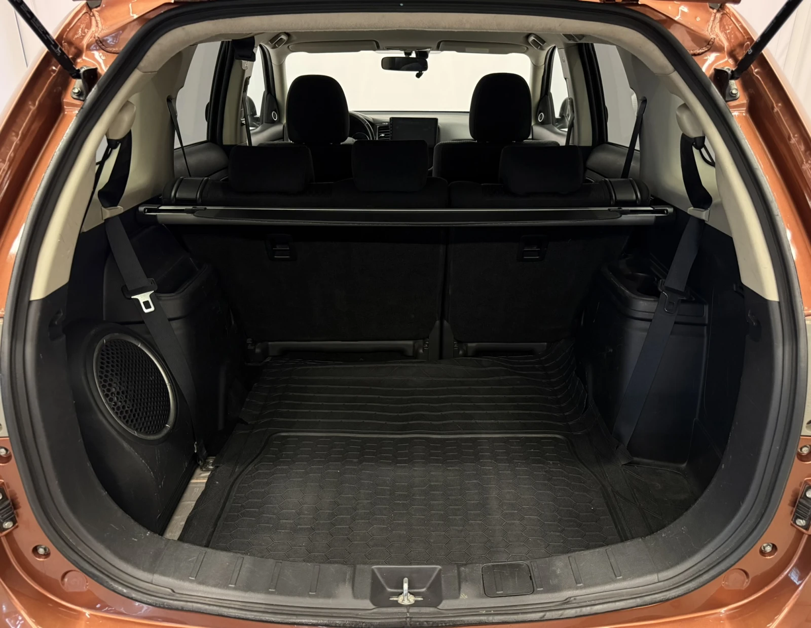 Mitsubishi Outlander, снимка 17 - Автомобили и джипове - 54941060