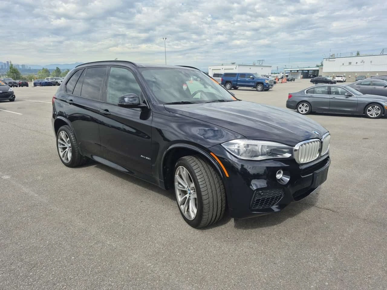 BMW X5 xDrive50i * M-Sport * LED * CARFAX * , снимка 2 - Автомобили и джипове - 54941379