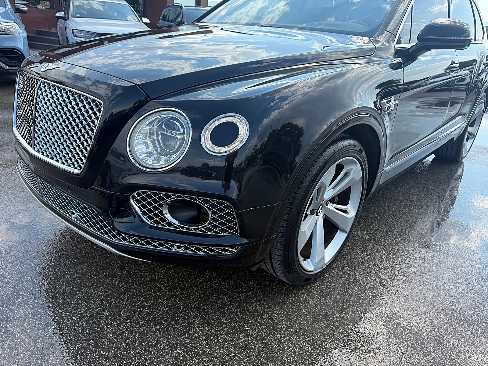 Bentley Bentayga DISTRONIK-HEAD UP-PANORAMA-V12-VAKUM-MONITORI-FULL, снимка 4 - Автомобили и джипове - 55079190