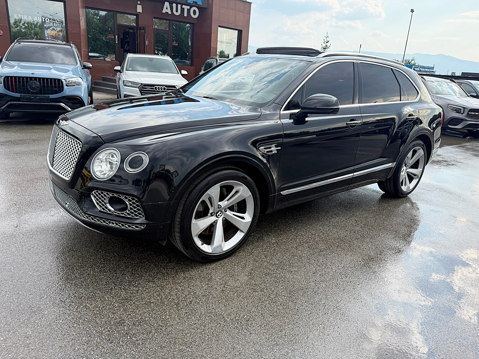 Bentley Bentayga DISTRONIK-HEAD UP-PANORAMA-V12-VAKUM-MONITORI-FULL, снимка 3 - Автомобили и джипове - 55079190