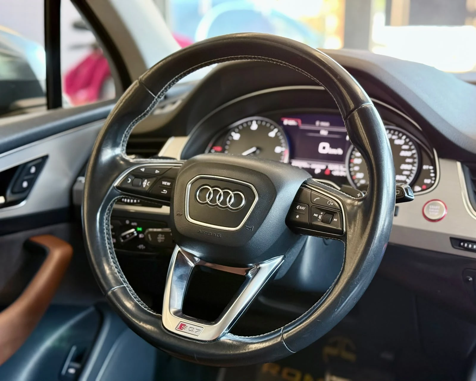Audi SQ7 Quattro* V8T* S-Line* Подгрев* Softclose* ЛИЗИНГ , снимка 10 - Автомобили и джипове - 55707910