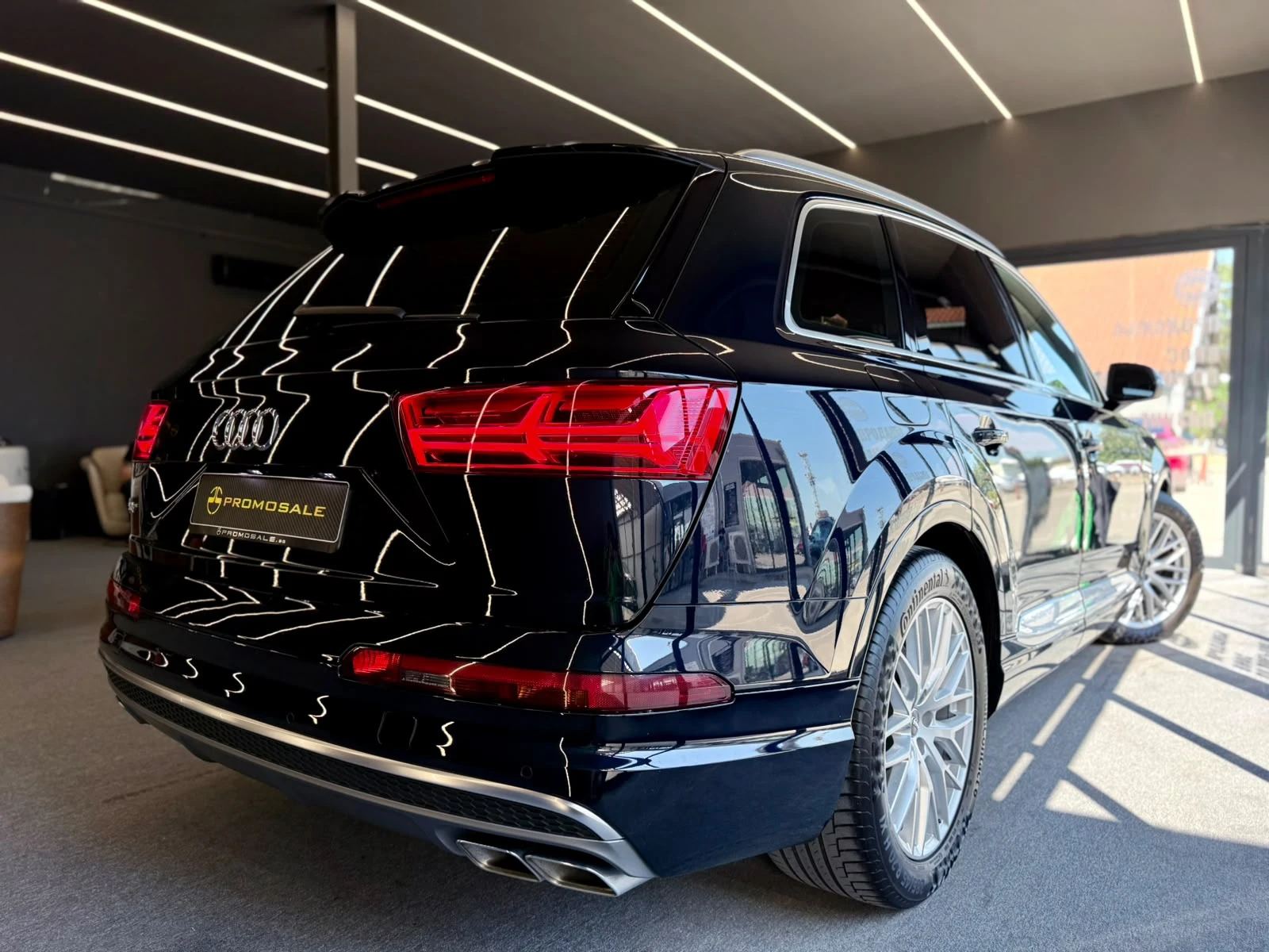 Audi SQ7 Quattro* V8T* S-Line* Подгрев* Softclose* ЛИЗИНГ , снимка 6 - Автомобили и джипове - 55707910