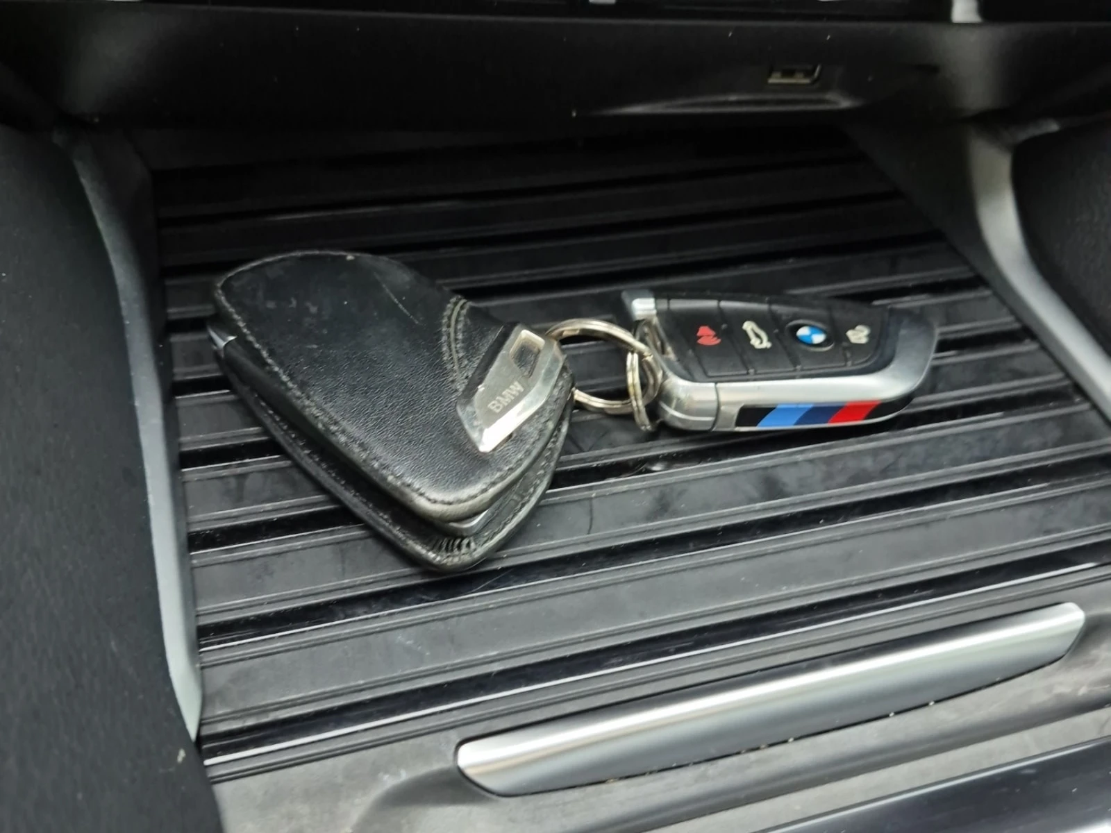 BMW X6 * XDRIVE35I * CARFAX * M PACK * АВТОКРЕДИТ, снимка 7 - Автомобили и джипове - 55889934