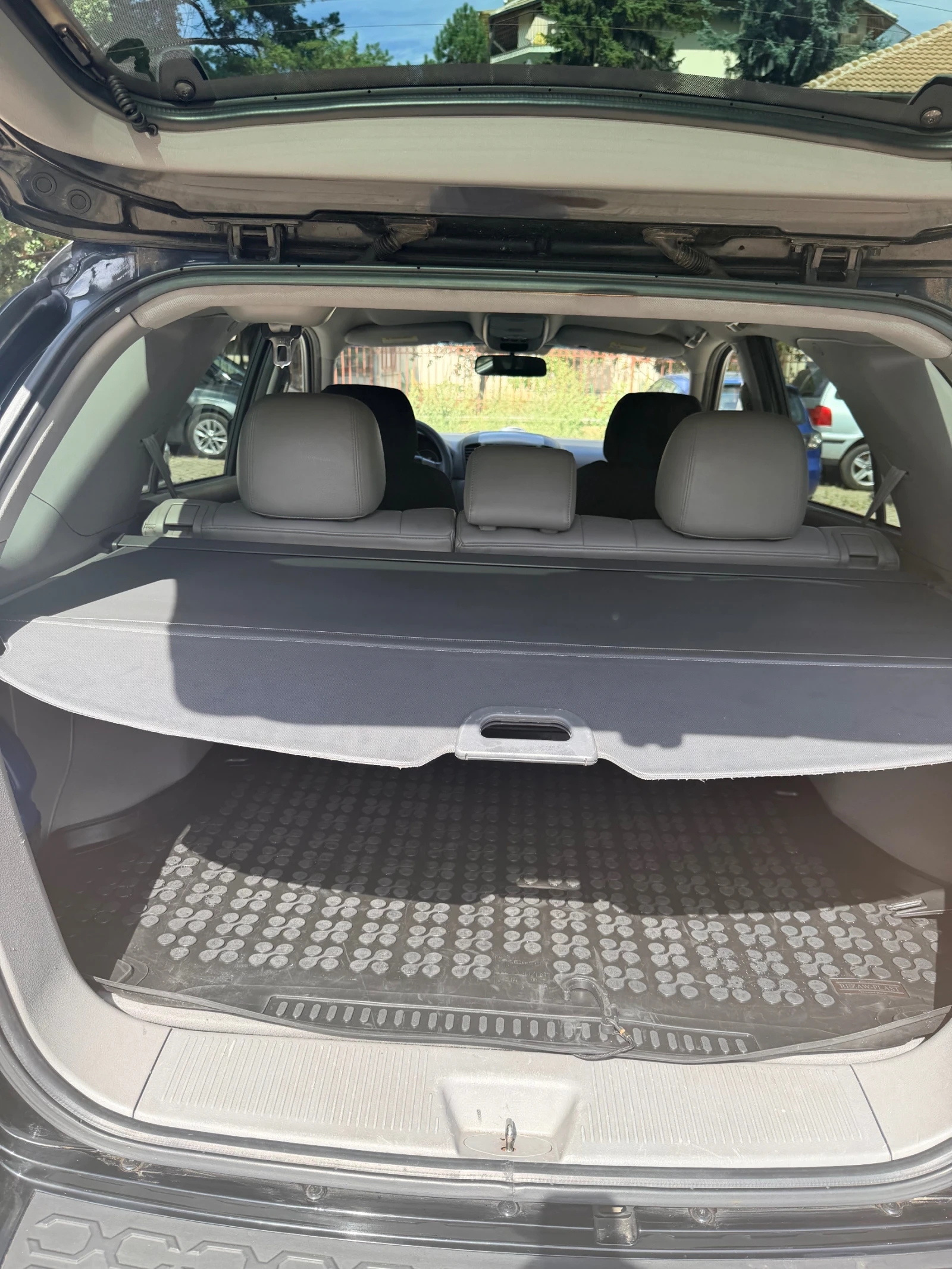 Kia Sorento, снимка 13 - Автомобили и джипове - 55938045