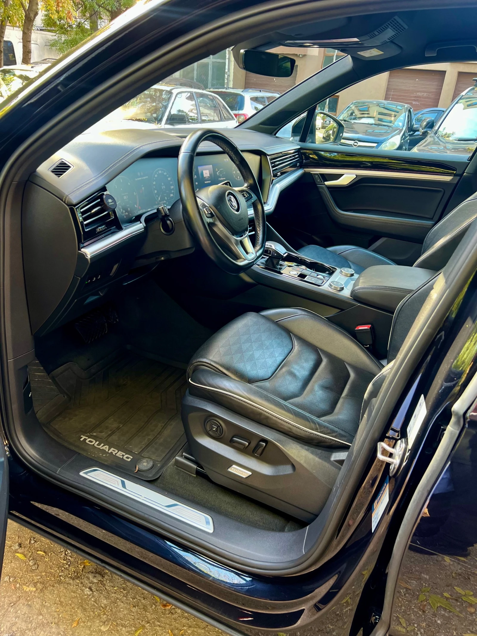 VW Touareg, снимка 9 - Автомобили и джипове - 56715532