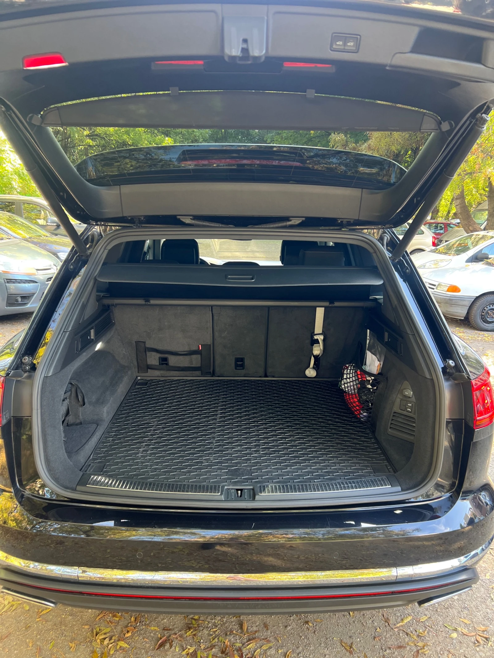 VW Touareg, снимка 6 - Автомобили и джипове - 56602249